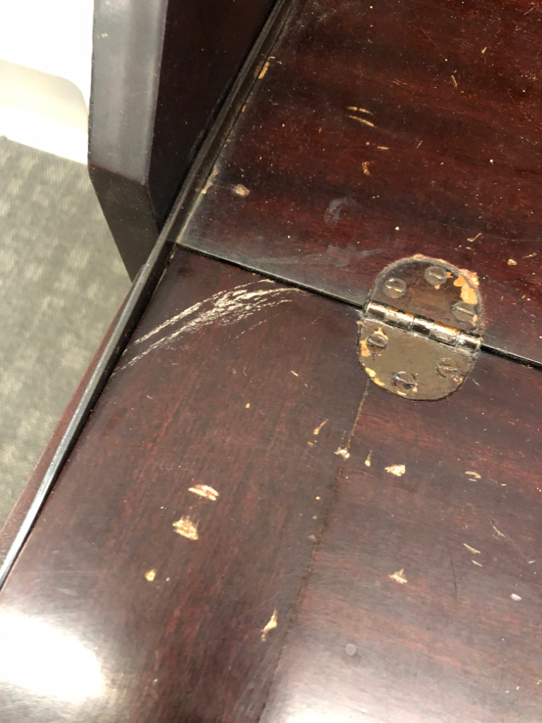VTG DRK BROWN SLANT TOP DESK W/KEY.