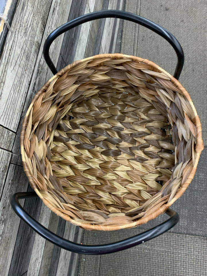 3 TIER WOVEN BASKET STORAGE.