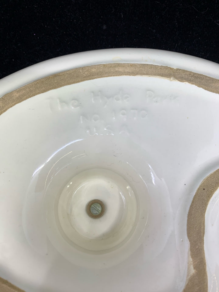 VTG ROSEVILLE POTTERY "THE HYDE PARK" ASHTRAY.
