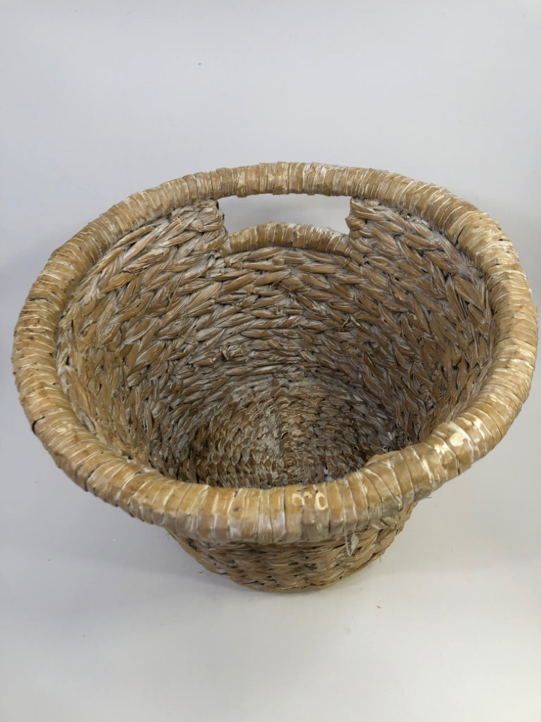 WHITE WASHED WOVEN BASKET W/HANDLES.