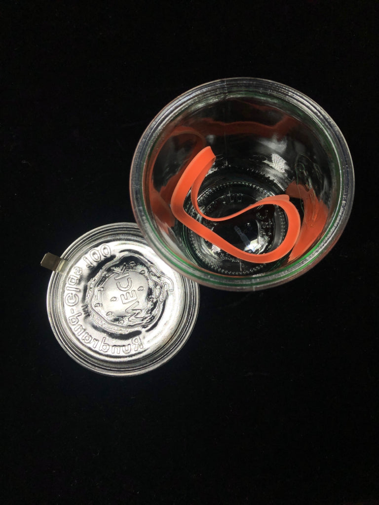 WECK MOLD GLASS CANNING JAR W/RUBBER SEALING RING AND CLAMPS.