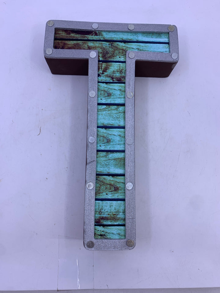 TEAL STUDDED FOAM "T" 11.