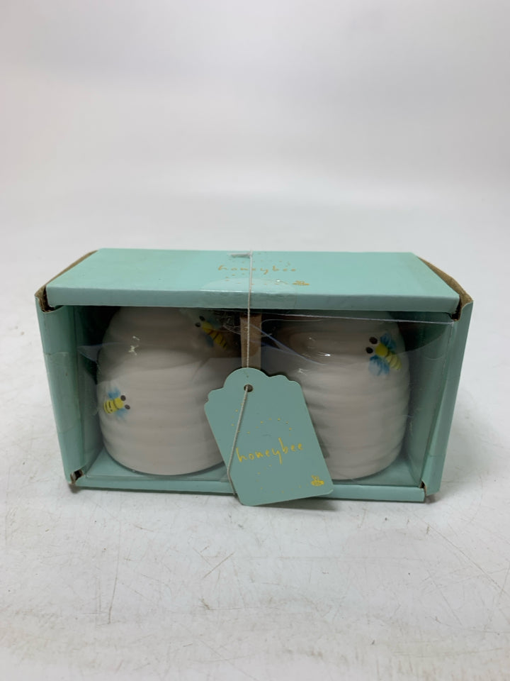 NIB WHITE BEE HIVES SALT/PEPPER SHAKERS.