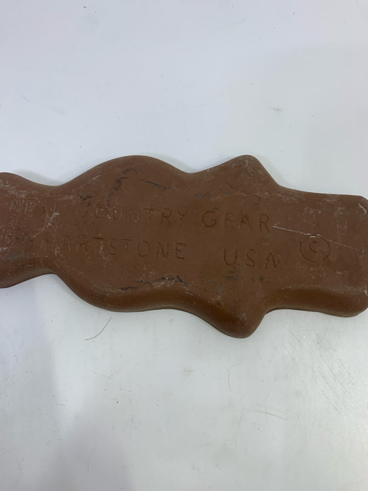 HEARTHSTONE CERAMIC MOTHER BEAR COOKIE MOLD.