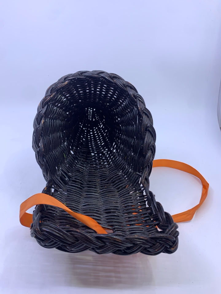 DARK WOVEN CORNUCOPIA.