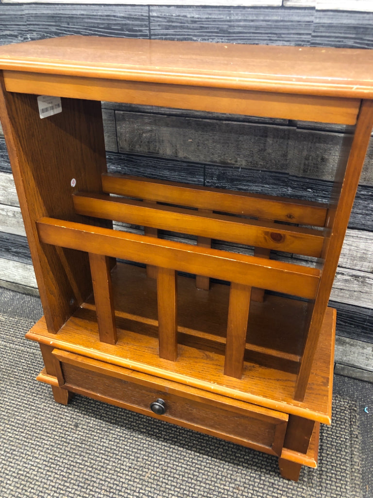 DARK WOOD MAGAZINE RACK SIDE TABLE.