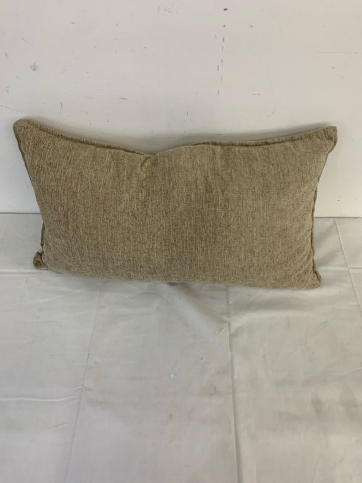 RECTANGLE TAN PILLOW.