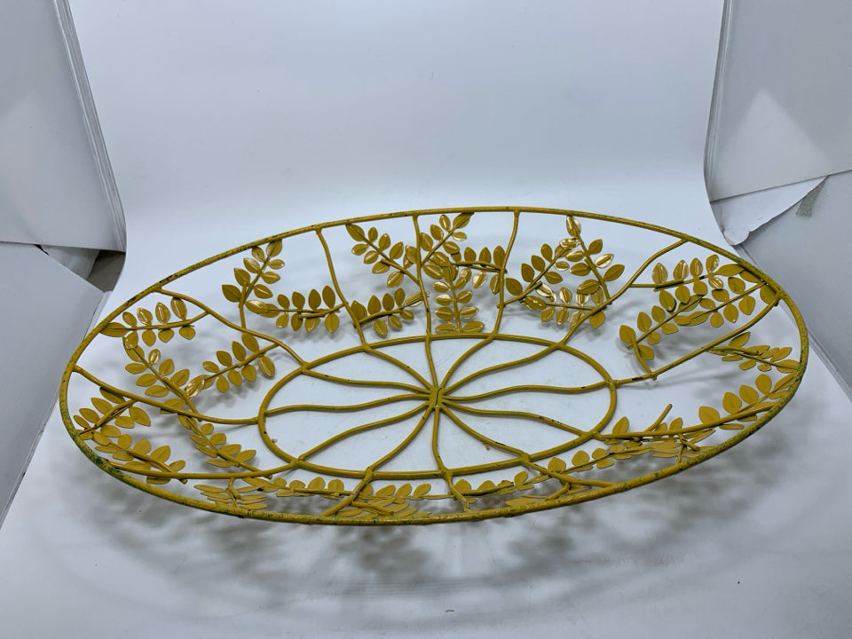 LARGE OVAL METAL BASKET.