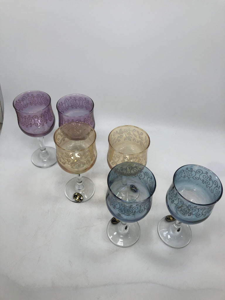 6 MULTI-COLORED CRISTALLERIA FUMO WINE GLASSES.