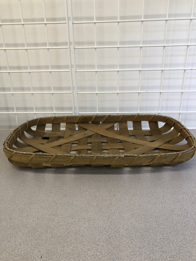 LONG WOODEN FLAT BASKET.