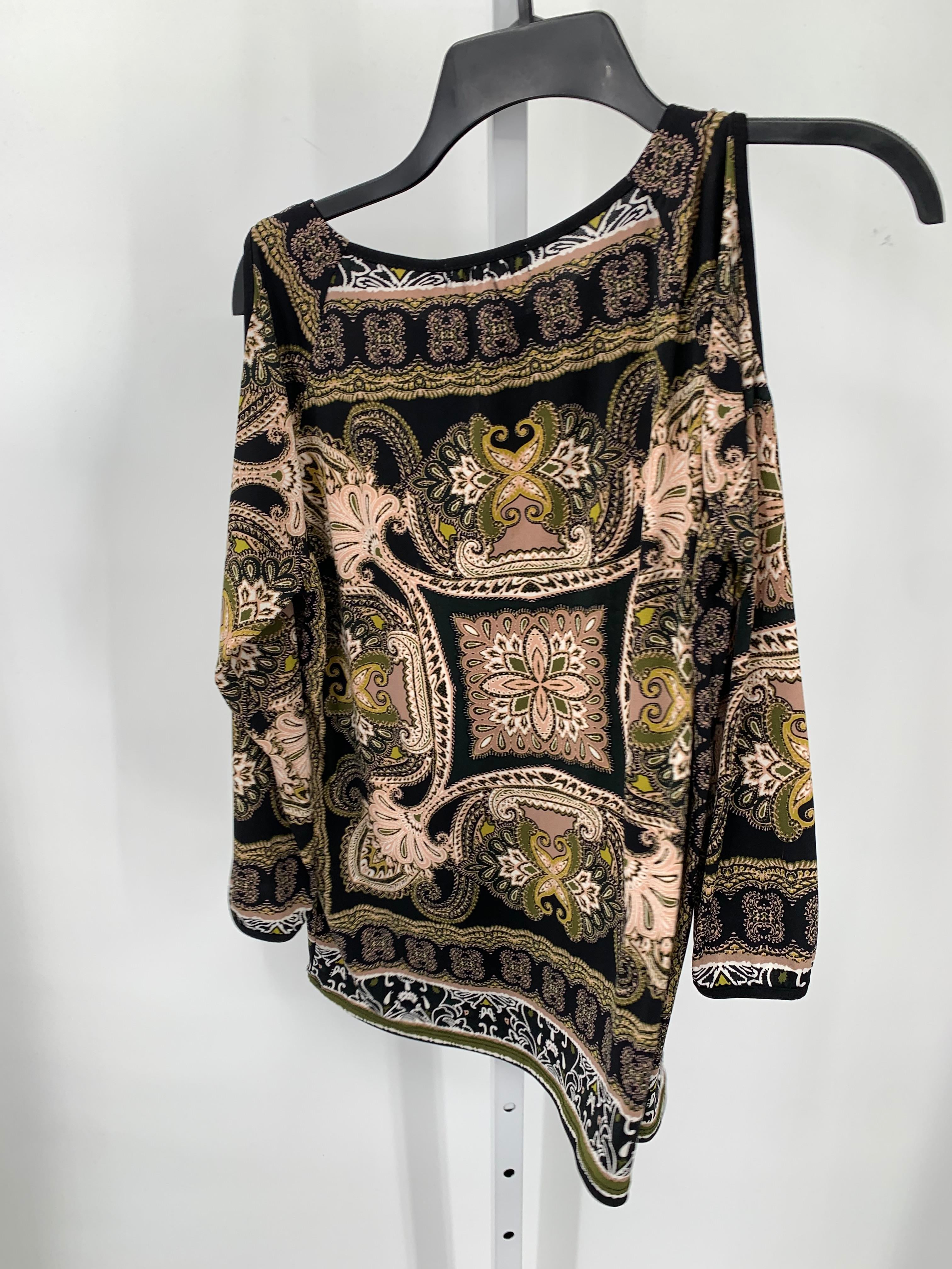 db Size Medium Petite Petite 3/4 Sleeve Shirt