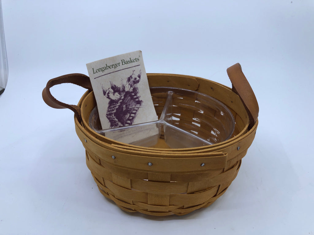 1999 SMALL ROUND BASKET W/ HANDLES + DIVIDED PLASTIC INSERT.