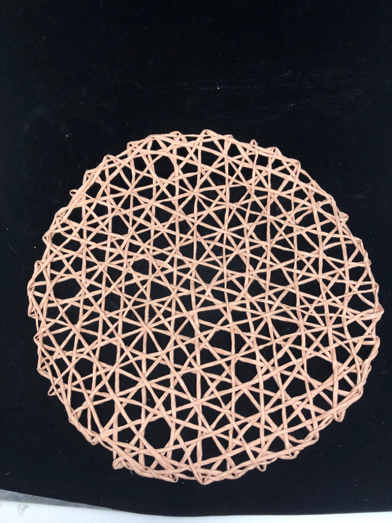 4 PINK WOVEN ROUND PLACE MATS.