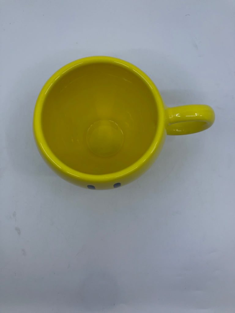 YELLOW SMILEY MUG.