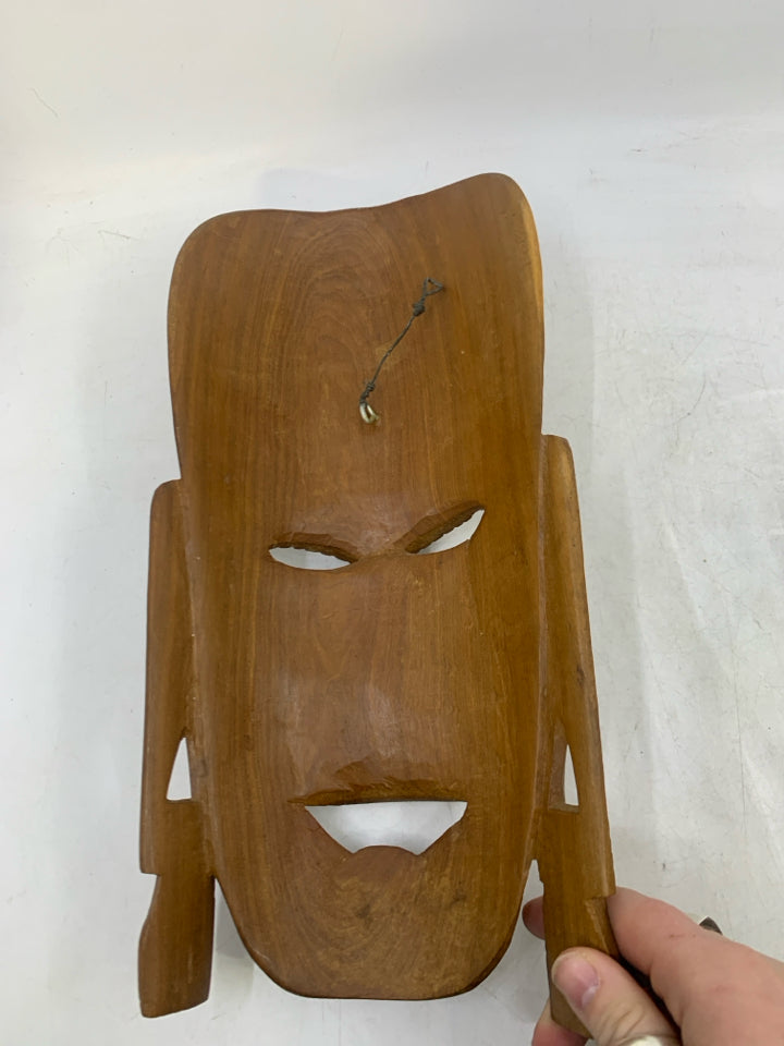 WOOD CARVED MASK FOLK ART.