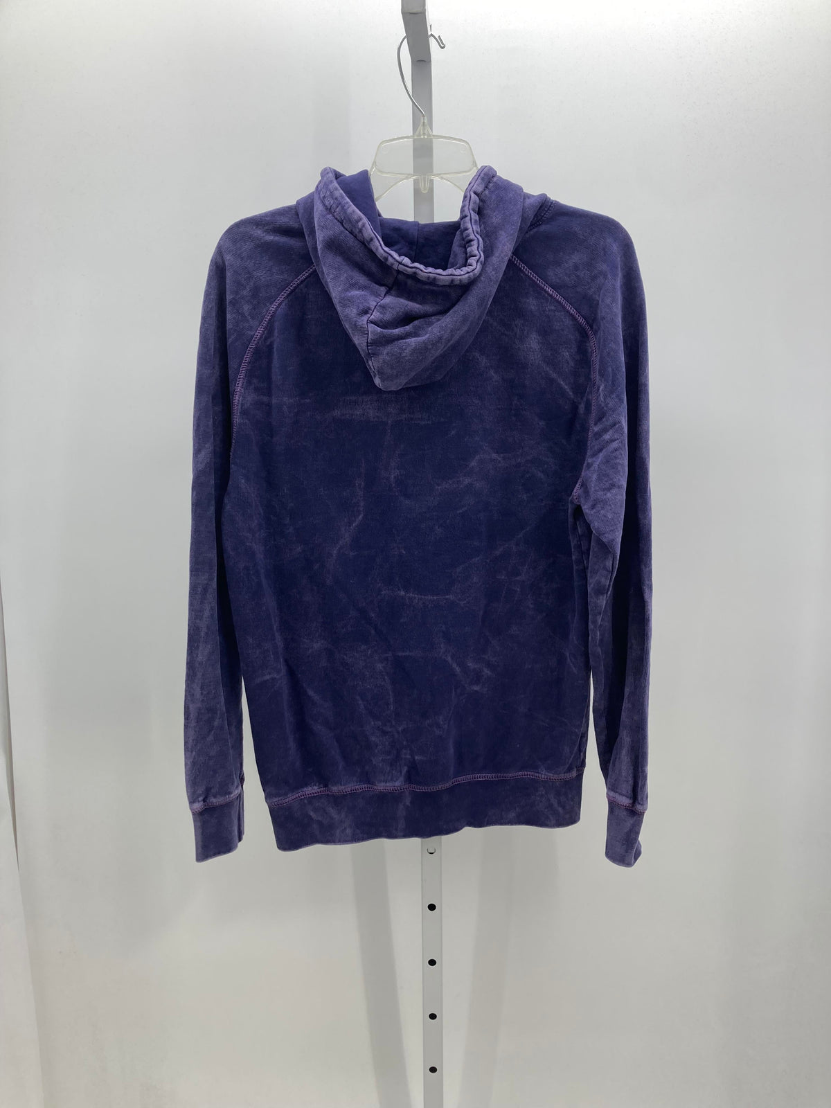 GRAPHIC HOODIE.