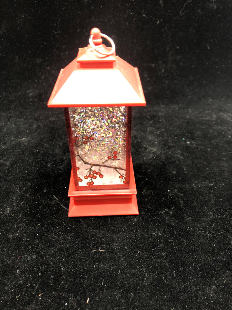 CARDINAL LIGHT UP SNOW GLOBE LANTERN.