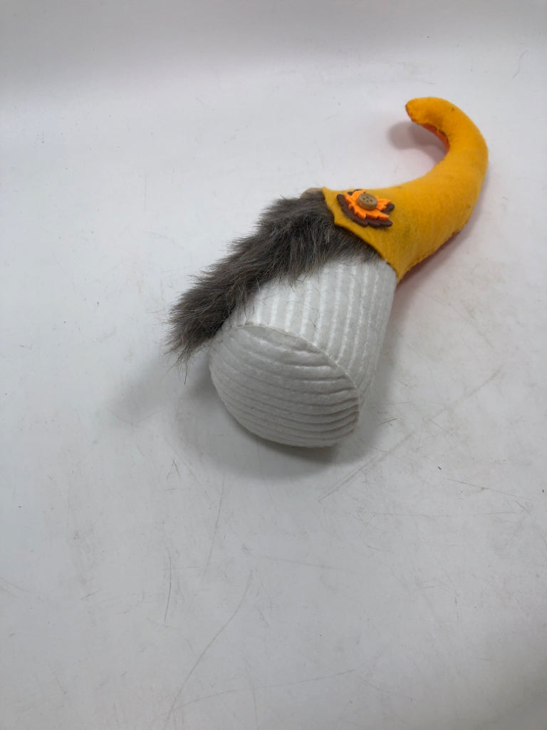 GREY BEARD FALL FABRIC GNOME.