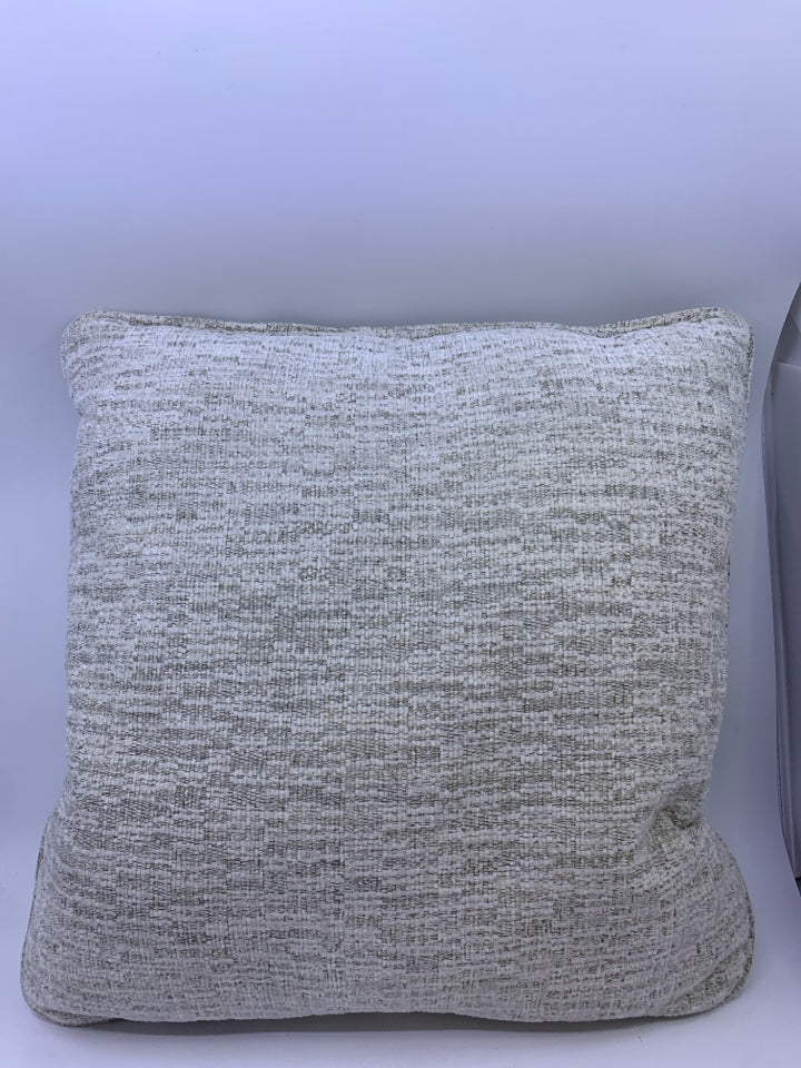 WHITE AND GREY SQUARE PILLOW.