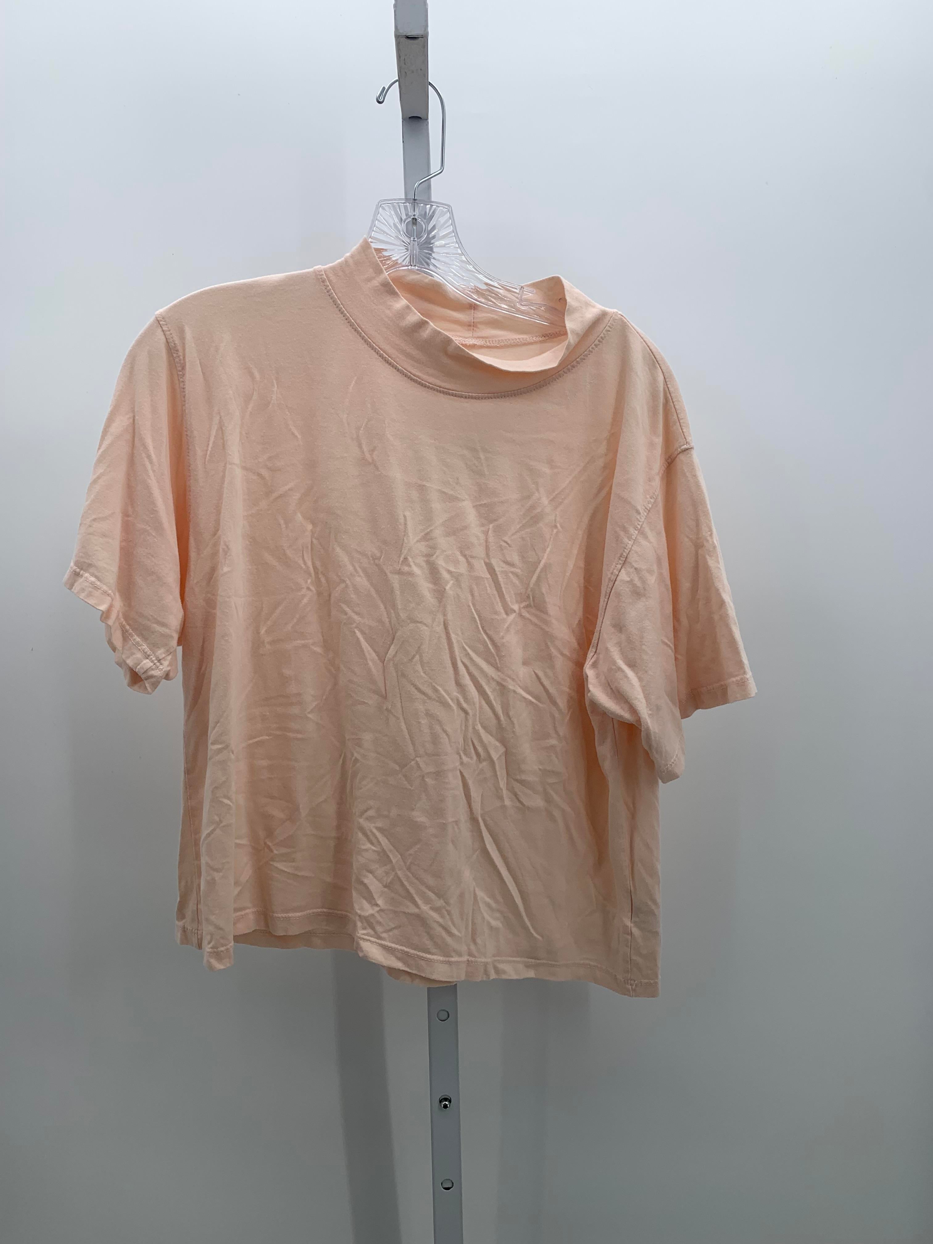 Size Medium Juniors Short Sleeve Shirt