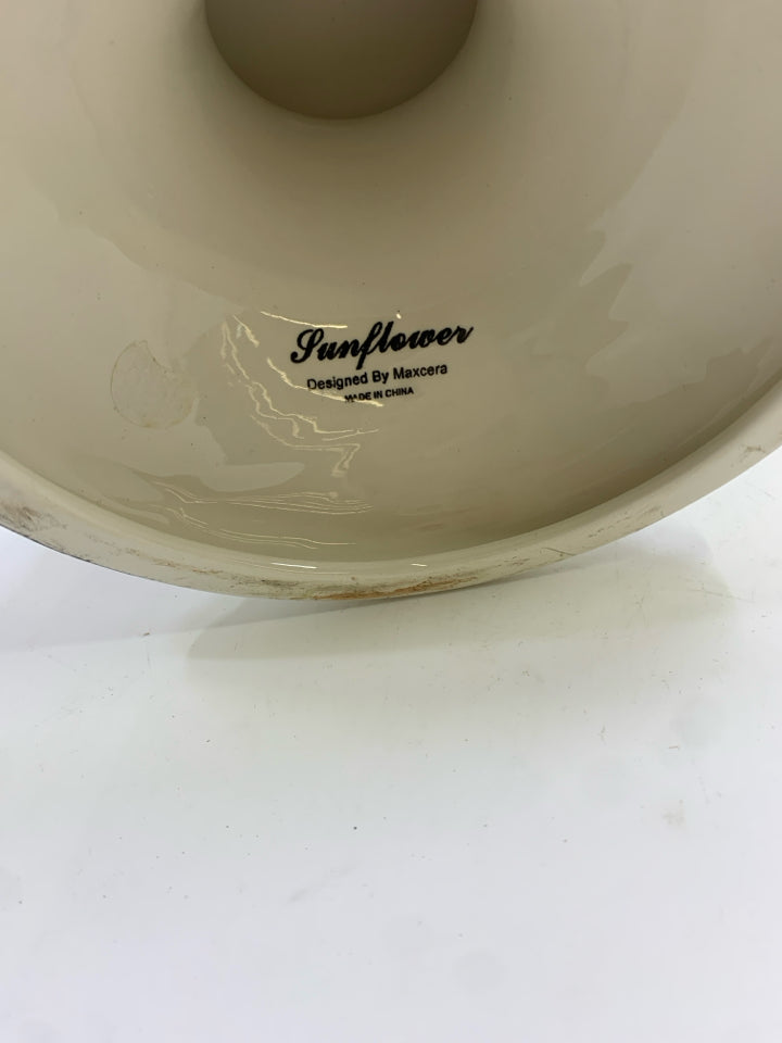 SUNFLOWER CAKE STAND.