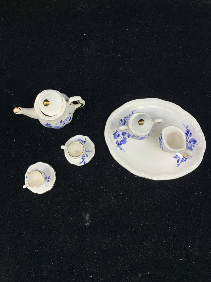 8 PIECE MINI TEA SET.