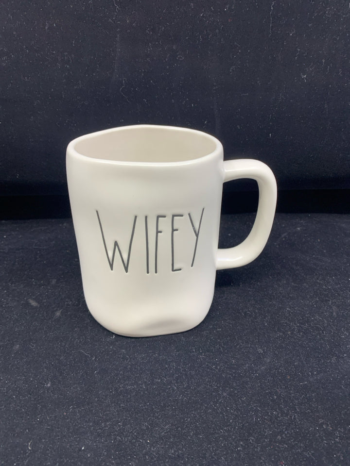 WHITE RAE DUNN WIFEY MUG.