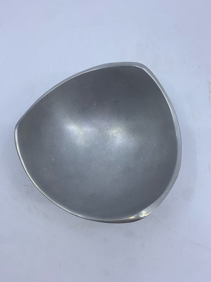 SMALL METAL ABSTRACT BOWL- NAMBE 526.