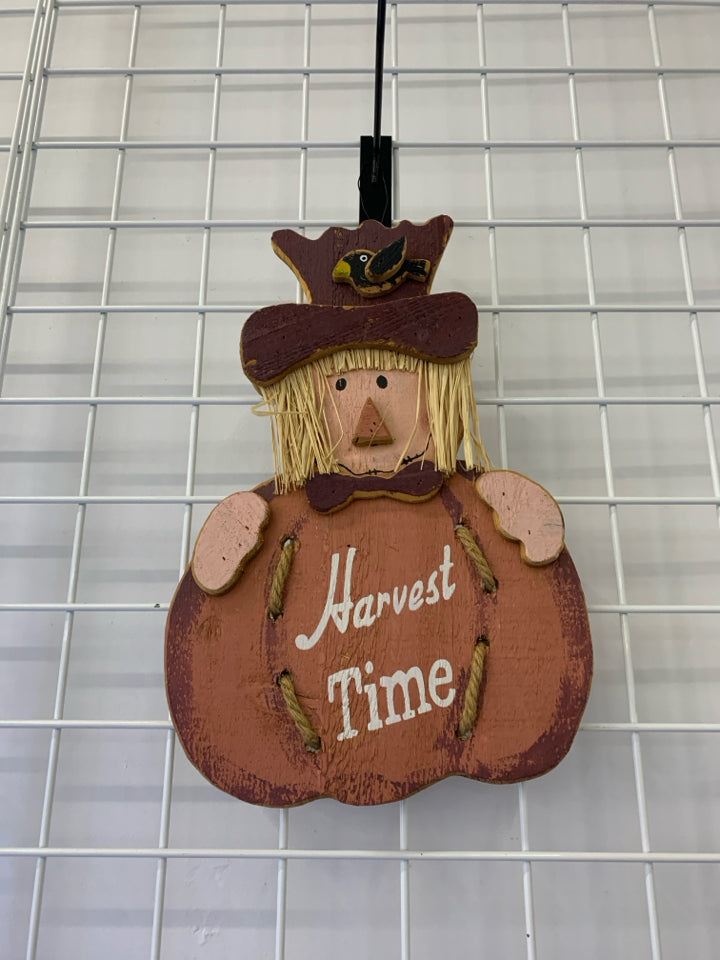 SCARECROW WOOD HARVEST TIME WALL HANGING.