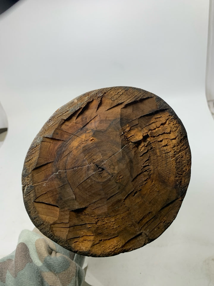 LARGE WOOD CARVED MAN W/ LARGE BACKPACK BAREFOOT WALKING.