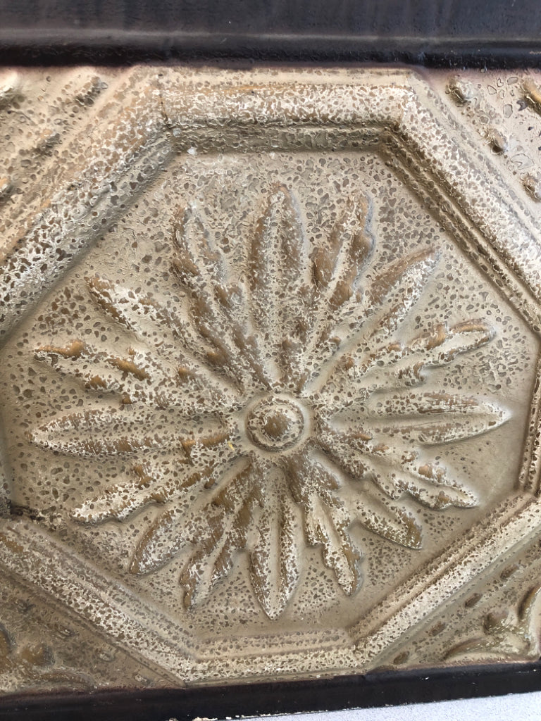 DISTRESSED METAL MEDALLION WALL HANGING.