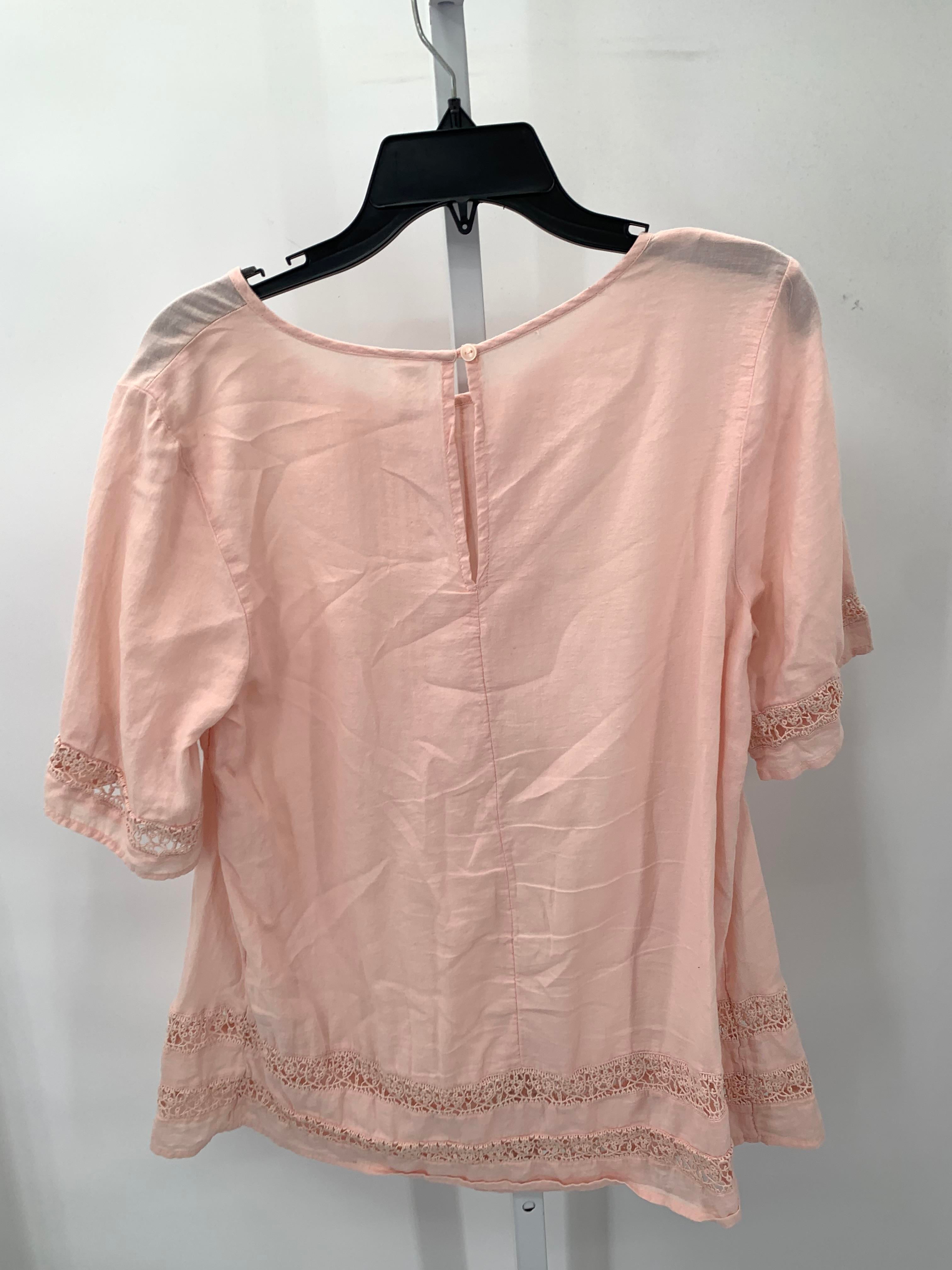 Old Navy Size Medium Misses Short Sleeve Shirt