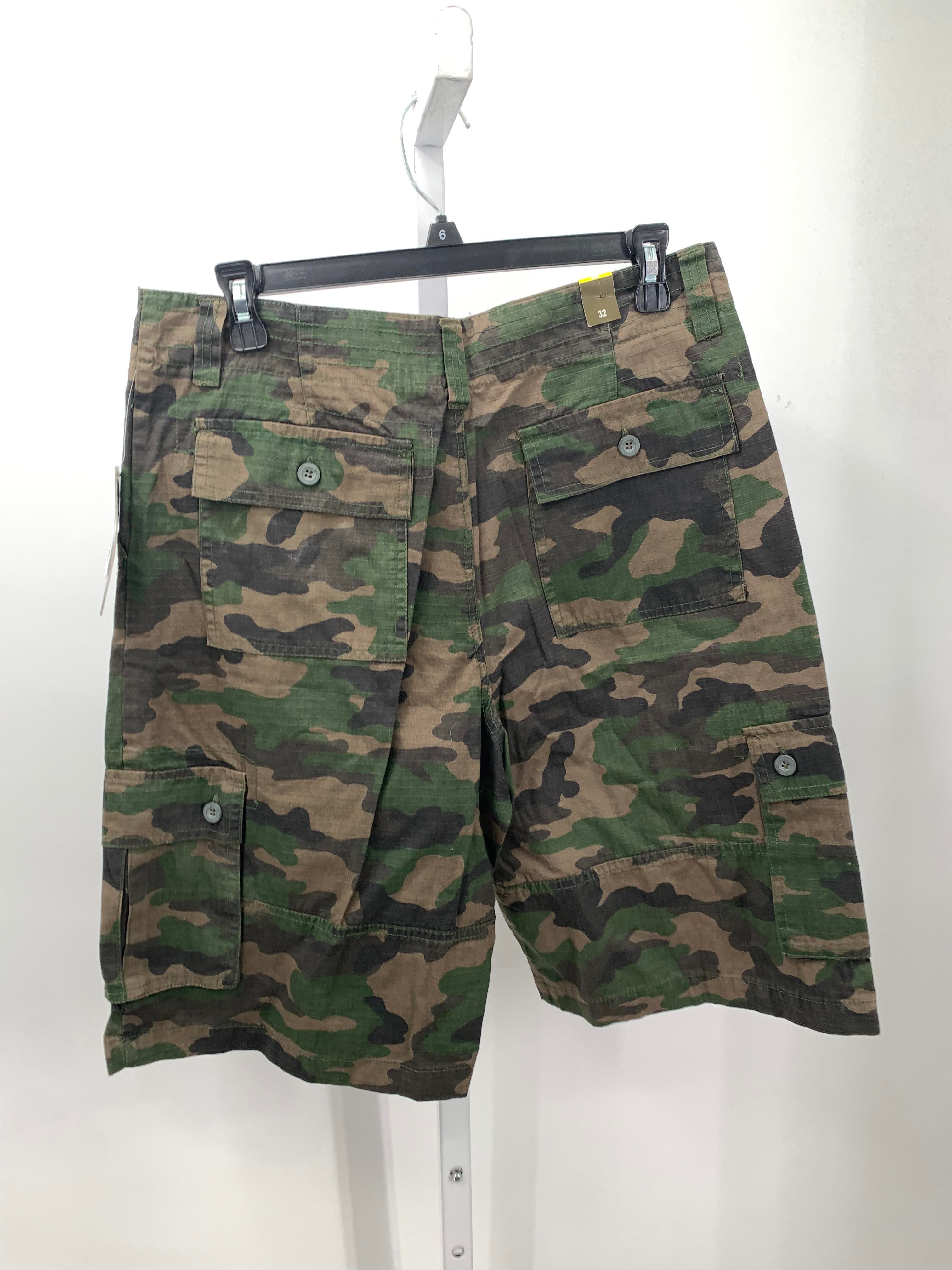 NEW CAMO CARGO SHORTS.