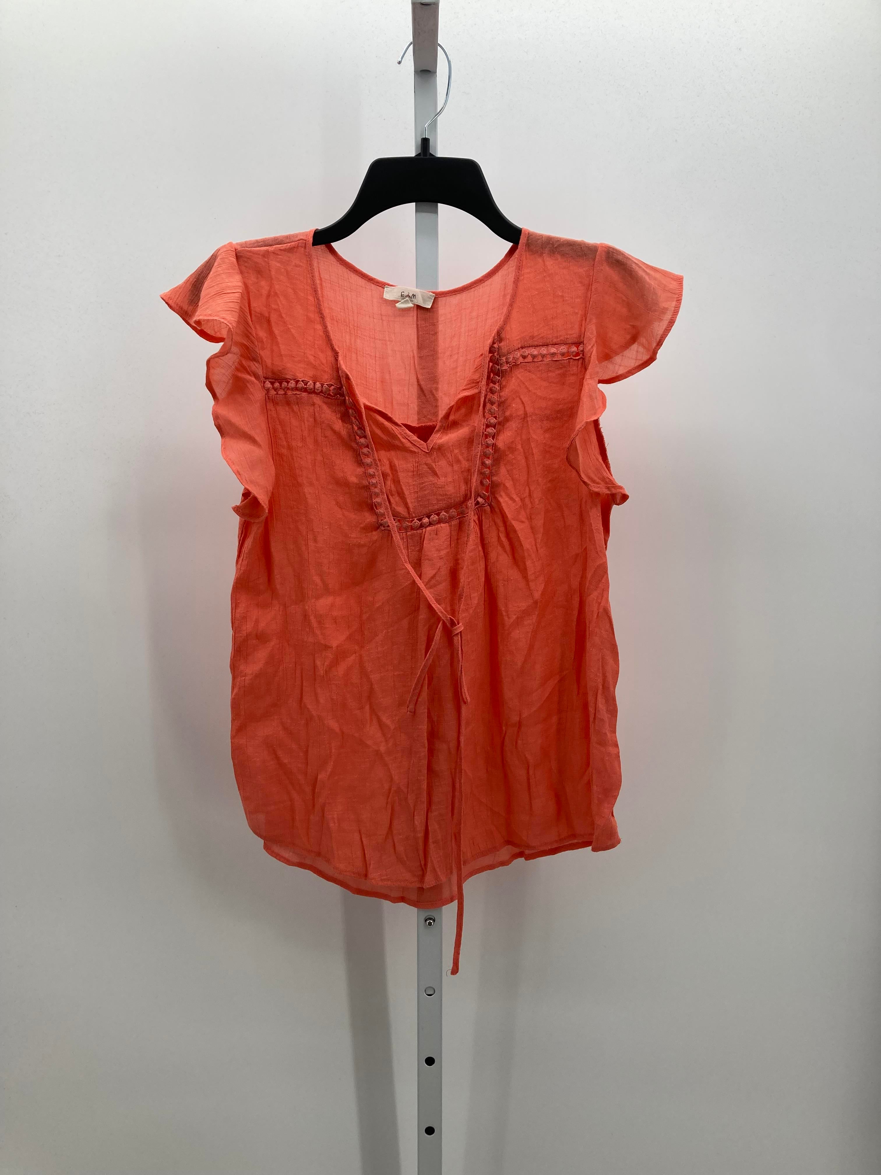 E&M Size Medium Juniors Sleeveless Shirt