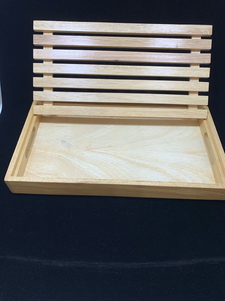 WOOD BREAD CUTTING TRAY W/BUILT IN CRUMB CATCHER.