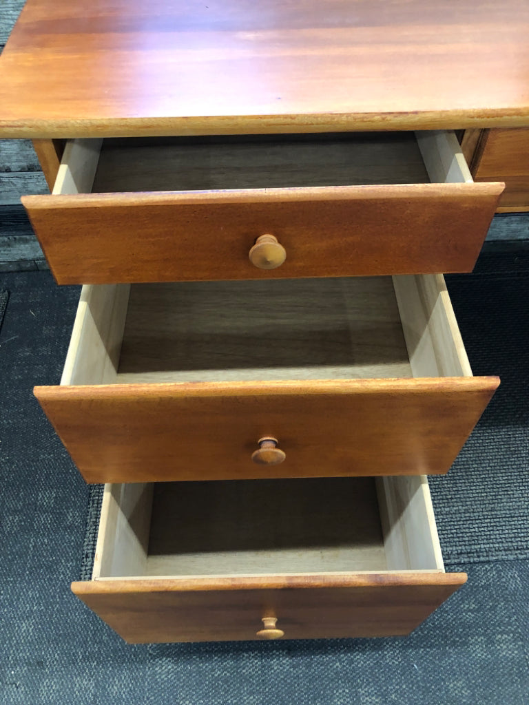 SOLID WOOD STUDENT DESK.