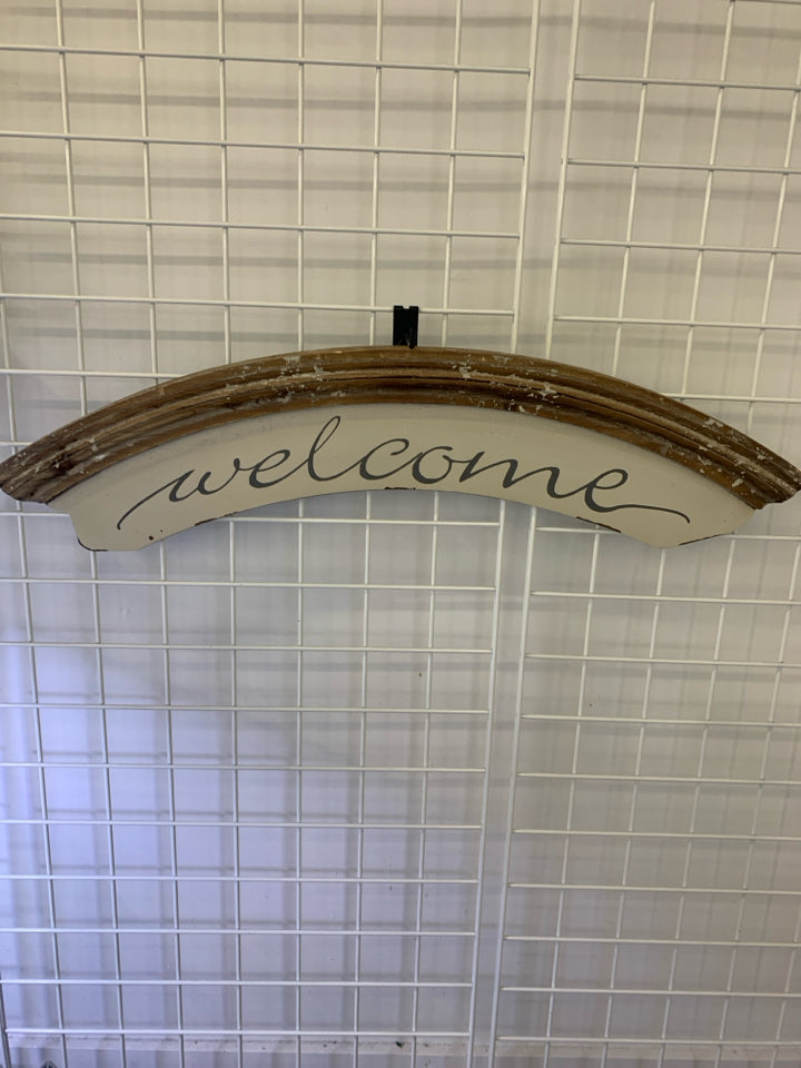 ARCH "WELCOME" WALL HANGING.