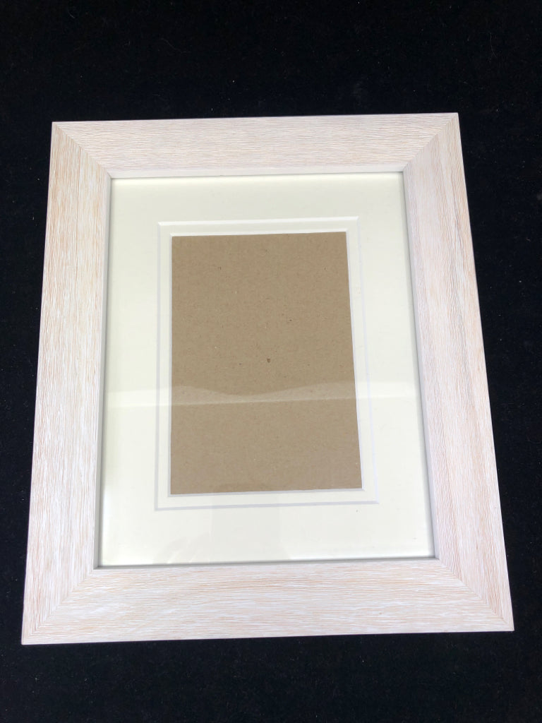 STUDIO DECOR CREAM WOOD PICTURE FRAME.