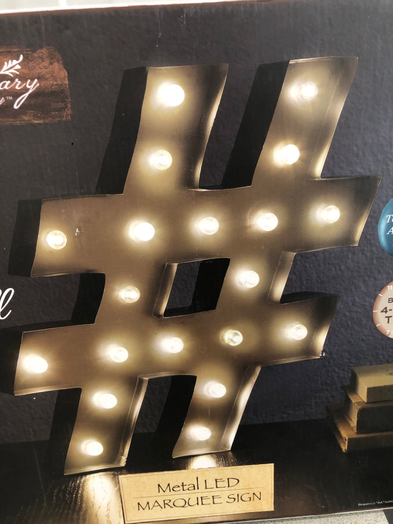 NIB HASHTAG LIGHT UP SIGN.