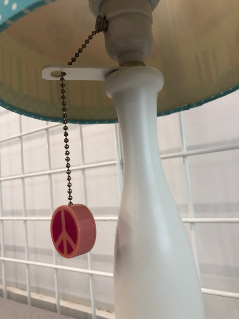 PEACE SIGN LAMP.