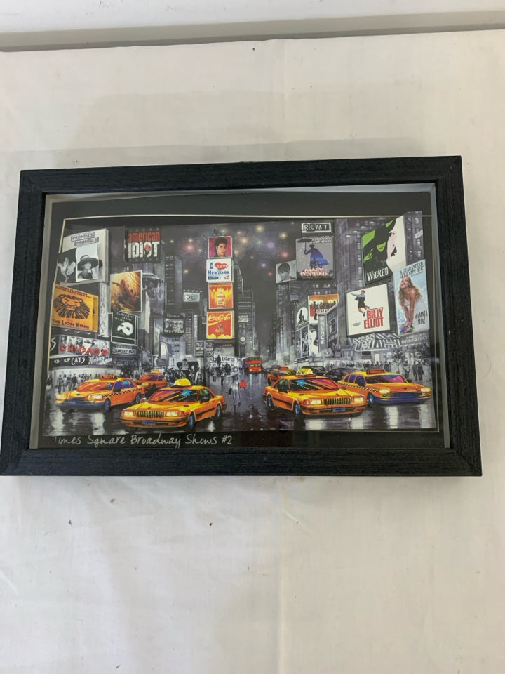 POPUP "TIMES SQUARE" WALL ART IN BLACK FRAME.