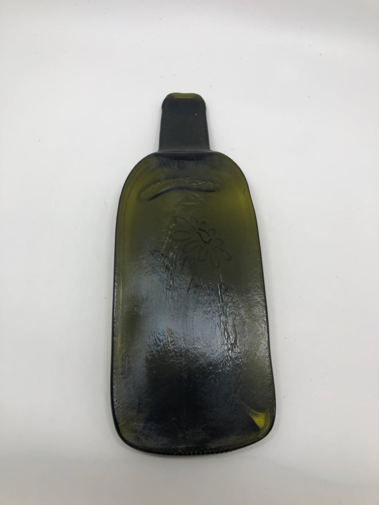 GREEN GLASS WINE BOTTLE SPOON REST SUNFLOWER DESIGN.