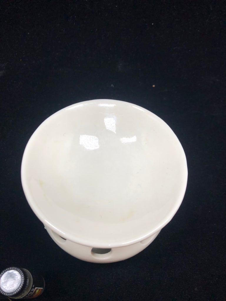 CERAMIC OIL WARMER W/2 SCENTS.