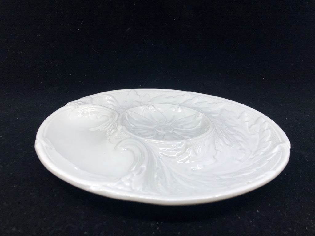 WHITE CIRCLE LEAF DETAILED SHALLOW DISH- MADE IN FRANCE.