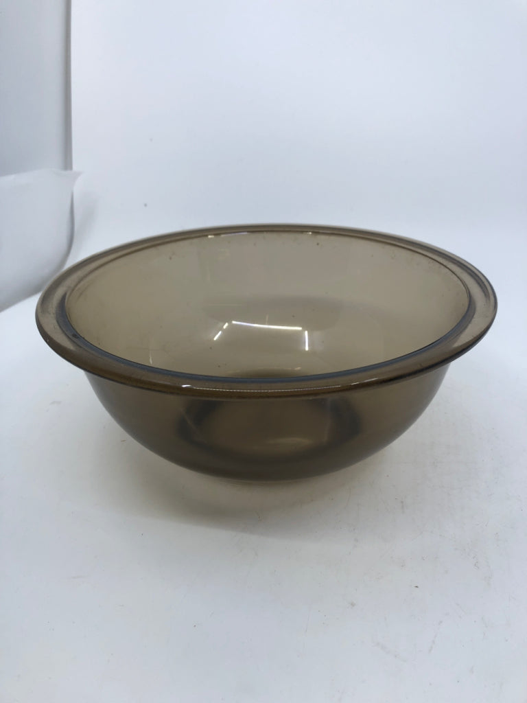 BROWN SMALL PYREX MIXING BOWL.