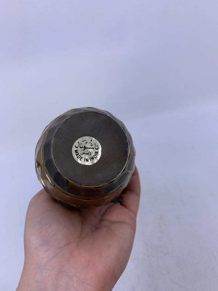 MULTI TONED METALS RIBBED FLARED NECK VASE.