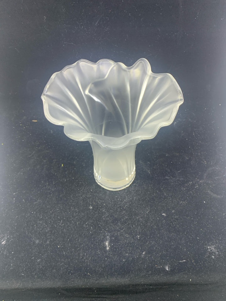 FROSTED GLASS FLORAL FLARED EDGE VASE.