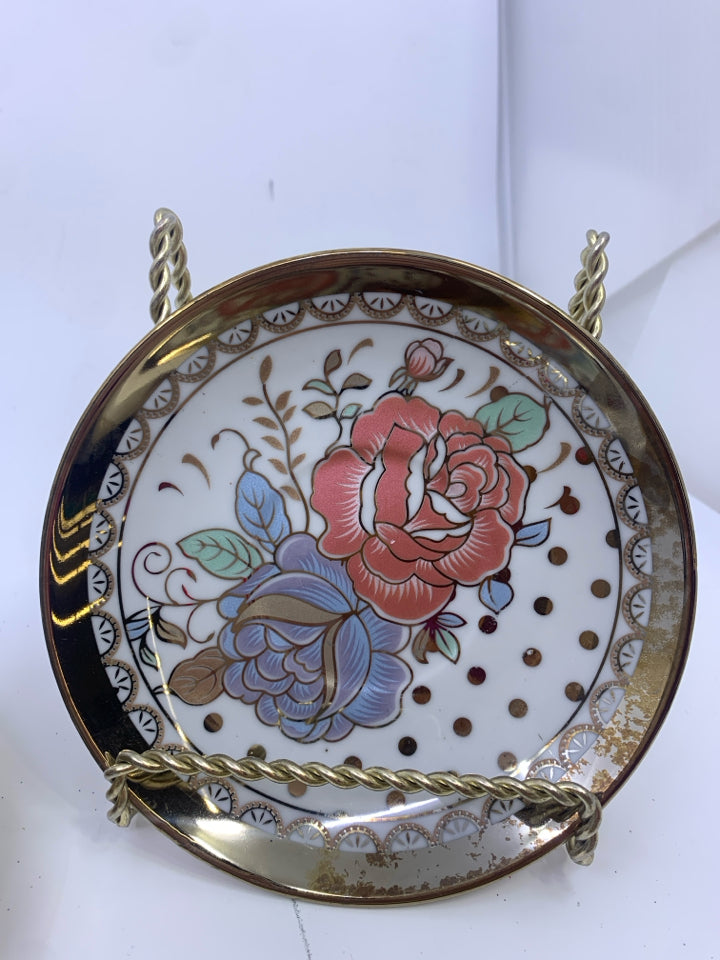 SVC FOR 4 TEA SET WHITE GOLD ACCENTS BLUE/PINK ROSES.