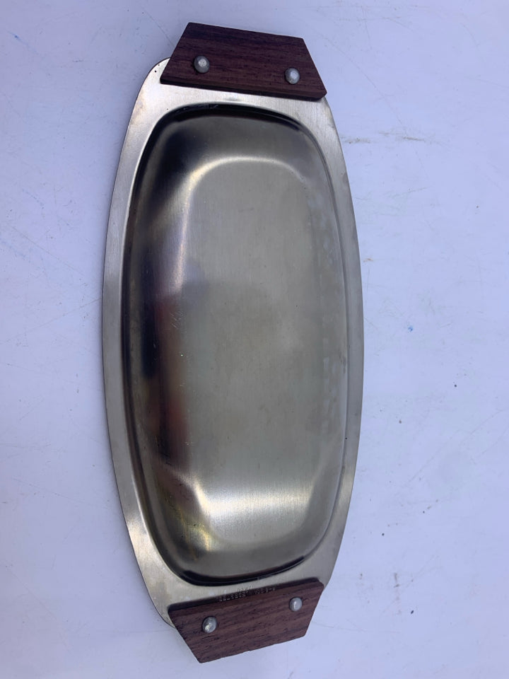 VTG SILVER METAL PICKLE DISH W WOOD HANDLES.