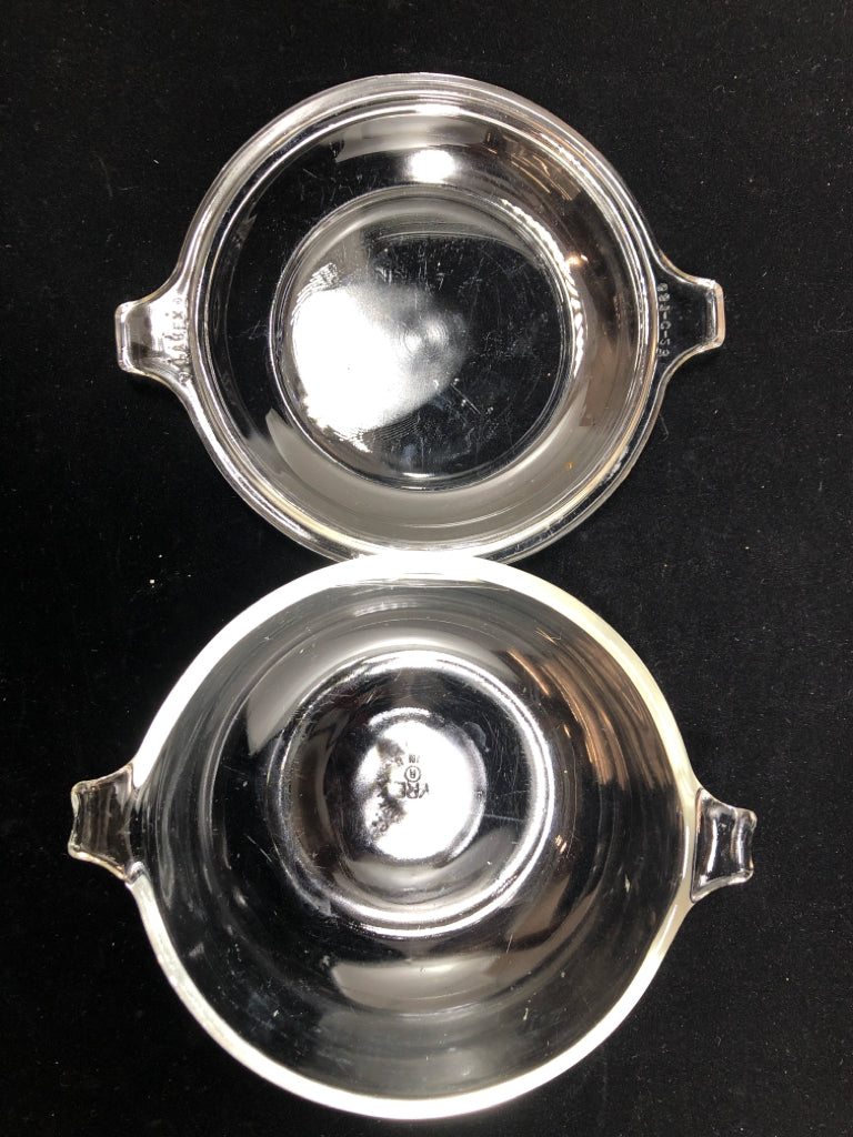 SM PYREX COVERED GLASS CASSEROLE DISH.